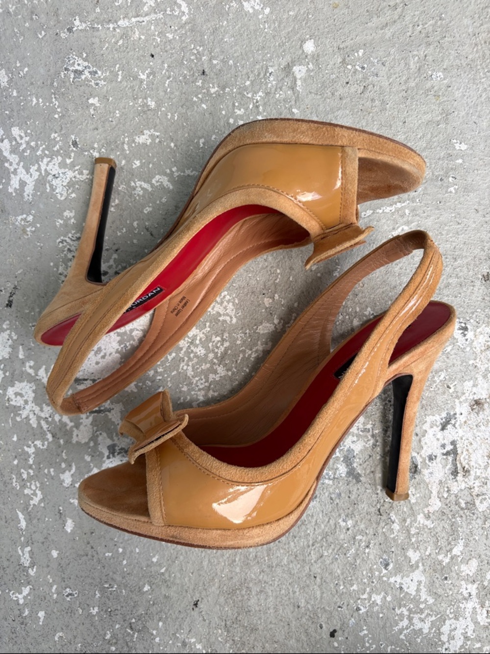 Charles Jourdan Eisel heel